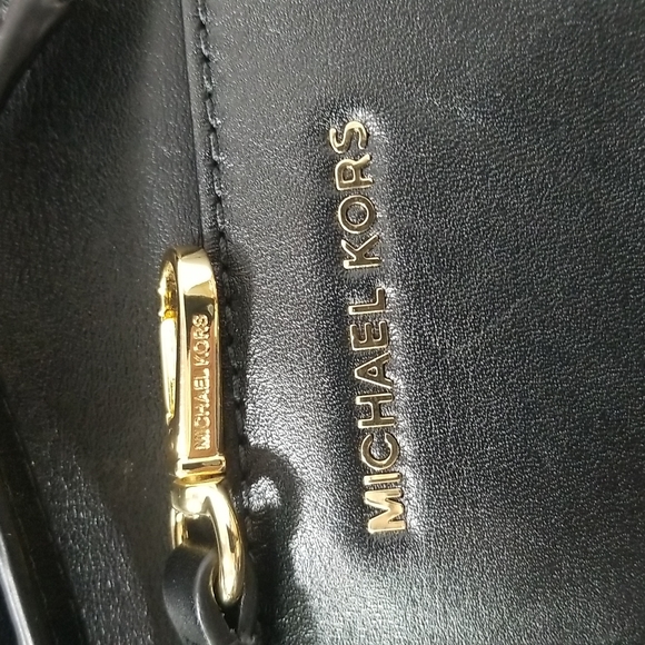 MICHAEL KORS CHELSEY LGE CLUTCH IN BLACK AND WHITE - Picture 5 of 8